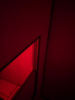 ワイの部屋、赤い（※画像あり）