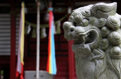 【怖い神罰】彼が「鳥居」に笑いながら小便→すると後日、彼が神社で “大きな犬” に噛まれ救急車→医者「それ、本当に “犬” ですか？」その理由にゾッとする・・・