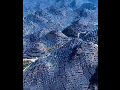 【速報】中国貴州省のソーラーパネルで埋め尽くされた山々の映像がこちら
