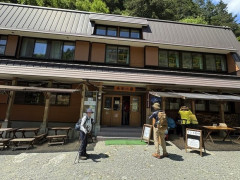 ワイ、山小屋からおんj