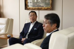 【悲報】井上一樹「ヤフーニュースもあえて見ないようにしている。借金が何個とか見たくない」