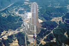 不便で立地も悪くて欠航率も高い「広島空港」って、一体誰が使ってるの？