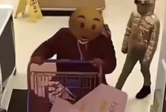 【悲報】万引きップ、カートが動かなくなって逝くｗｗｗｗｗｗｗｗｗｗｗｗ