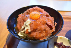 ローストビーフ丼とかいう見た目だけの料理