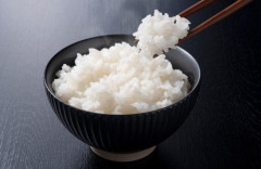 【悲報】コメ、ガチのマジで売れてない…「これ以上下落したらコメ作りやめる」「すでに非常事態。国が介入を」