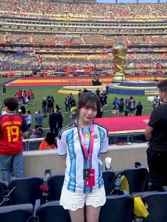 【悲報】ミス慶応、うっかりWカップ決勝戦の観戦写真を上げてしまい大炎上ｗｗｗｗｗｗｗｗｗｗｗｗｗｗｗｗ