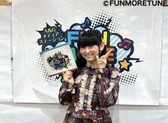【画像】田村ゆかりの親戚のおじさん、普段着のゆかりんとの２ショットを流出させる