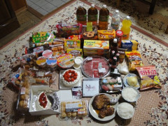 【画像】待ちに待った新作ゲームを買って徹夜でやり込むために好きな食料を買い込む画像のワクワク感は異常ｗｗｗｗ