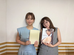 【朗報】セクシーな声優の井口裕香さん、えちえち写真集を後輩に配る