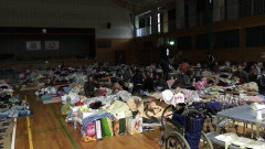 【悲報】熊本避難所の女性「トイレの臭いが凄い。水を飲めと言われても飲む気になれない」・・・・・・・・・