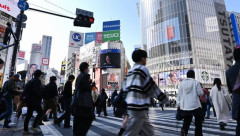 外国人「日本の人口が42年ぶりに1億2000万人を割れたらしい…」