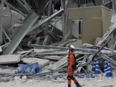 イオンの爆発で吹き飛んだトラックのドライバー、生還する