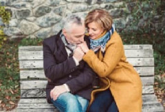 結婚して29年、不出来な私と3人の娘を本当に大切にしてくれてありがとう。生まれ変わったら、また違う人と結婚してみたいけどね。