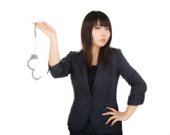 デキ婚義兄嫁が一人目を出産したとき、私はリクエストされた物を送った。二人目のときは暗に金券要求されたからその通りにした。なのに、なんで私が出産したときは何もくれないの？
