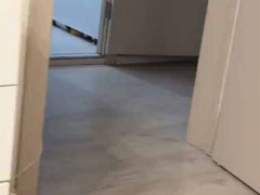 可愛い彼女が部屋に入ってきた。もしかしてニンジャ？ → スタイリッシュな動きはこちらです…