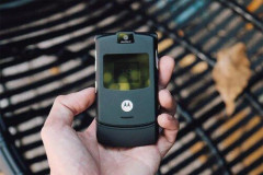 【悲報】モトローラのスマホ安いのに性能いいらしいやん