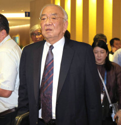 【広島】松田元オーナーが涙ぐみながら謝罪「ショックが大きい。我々が考えている選手とは違う選手が…」