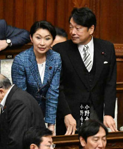 小渕優子氏が自民税調「インナー」を正式辞任　消費減税に反対
