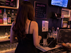 【衝撃】コンカフェ「1時間2200円飲み放題で可愛い女の子とお喋りできます」←これｗｗｗｗｗ
