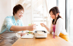 義弟からの謎電話。「他に誰もいないんだから頼みますよ～兄さんも板挟みで辛いってさ」なにいってだこいつ？→エネ夫「いやさ、弟嫁が妊娠したけど里帰り先がないからさ。だから…