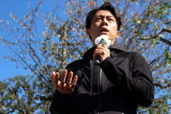 【動画】小泉進次郎さん、演説中のその指で奇跡を起こすｗｗｗｗｗｗ