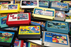 任天堂は「光ディスクは海賊版の温床になる！」ってカセットにこだわったのに