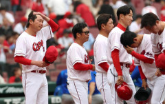 カープ12球団で唯一2枠支配下登録枠を残し補強期限迎える。育成2選手の昇格のみで外部補強ゼロ