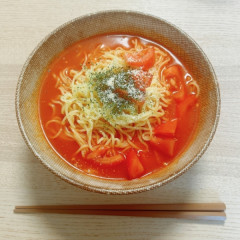 トマトラーメンての初めて食べたけど意外と美味かった