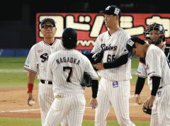 ヤクルト・池山監督「空振り一振りで、急に振れなくなったように思えたので」7回、丸山翔のマウンドへ「信頼して送り出したんですけど」