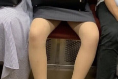 【画像】OLさん、電車内で絶頂に達してしまうwwww