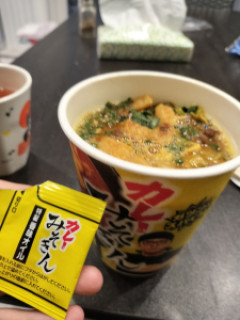 カレーみそきん食べてく