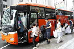 松山空港と市中心部を結ぶ「韓国人向け無料送迎バス」は差別？…SNSで炎上、県やバス会社の説明は [7/31]