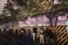 【悲報】琵琶湖花火大会「貧乏人に見せる花火は無い」→目隠しフェンスで全席有料化へｗｗｗｗｗｗｗｗｗｗ