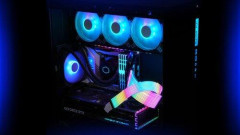 【困惑】チー牛さんってなんでPCを無駄に光らせるのが好きなの？ｗｗｗｗｗｗｗｗｗｗ