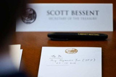 ロイターの写真で判明、米財務長官の「やることリスト」に円買い50億─100億ドル　[8/1]