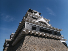 熊本城って何でそんな歴史的価値無いのに修理してるん