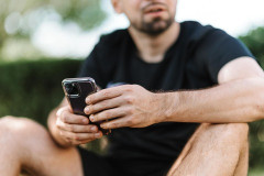 ワイ「iPhone使ってる奴は情弱かチー牛」