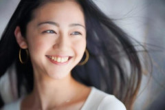 【画像】こういう切れ目でアレもデカい極上の女wwwwwwwwwww