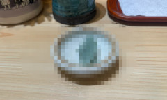 【画像】X民「ラーメン屋で出されたにんにくの見た目がヤバイ」
