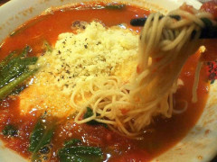 トマトラーメンての初めて食べたけど意外と美味かった