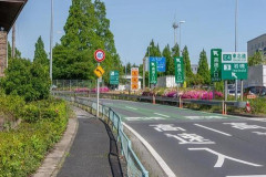 【疑問】富士山周辺の高速道路、なぜ外国人がチャリで進入しやすい構造になっているのか？