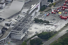 爆発したイオンモール店内、廃墟一歩手前