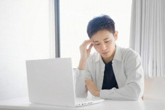 ワイニート、親から花火大会行こうって誘われるの行くかめっちゃ悩む模様wwwwwwwwwwwwww