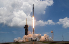 【特大デブリ】スペースXが1年以上前に打ち上げたロケットの残骸が月に衝突へ…音速の7倍で衝突し直径約27メートル、深さ約5メートルのクレーターが発生する見込み