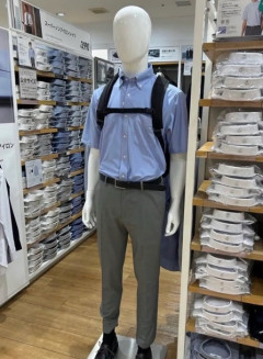 【悲報】x民「仕事が出来ない男社員の服装大体これ」←5万いいねwwwwwwwww