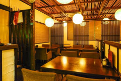 【衝撃】居酒屋「デッキ持ってるひとー！！！」 隣の席でソロ飲み俺「あ、俺持ってますけど…」 居酒屋「やろやろ！ｗｗｗ」⇒結果ｗｗｗｗｗｗｗ