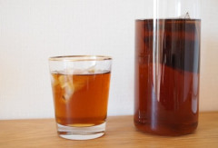 【麦茶】SNS民「ポットに麦茶パックと水道水入れて冷蔵庫で色ついたら飲むって家庭に出会ってから他人の家の麦茶が飲めない」
