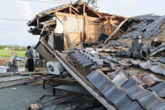 【物議】TBS、熊本地震で倒壊した家屋から90歳のおばあさんを救出したのは「 ベトナム人5人 」と報じる。 しかし、実は救助したのは日本人3人だったのにそれには全く触れない