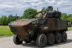 米海兵隊軽装甲偵察部隊員、先進偵察車両(ARV)の各種モデルを実際に操作！