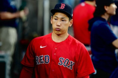 田口壮「吉田正尚、ベンチで誰ともしゃべってないじゃん…😢」